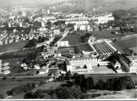 Fin des années 60. Les immeubles L’Epine, Le Signal, Le Richelieu sont construits. Les débuts d’une ville avec en toile de fond le quartier du Biollay à Chambéry.